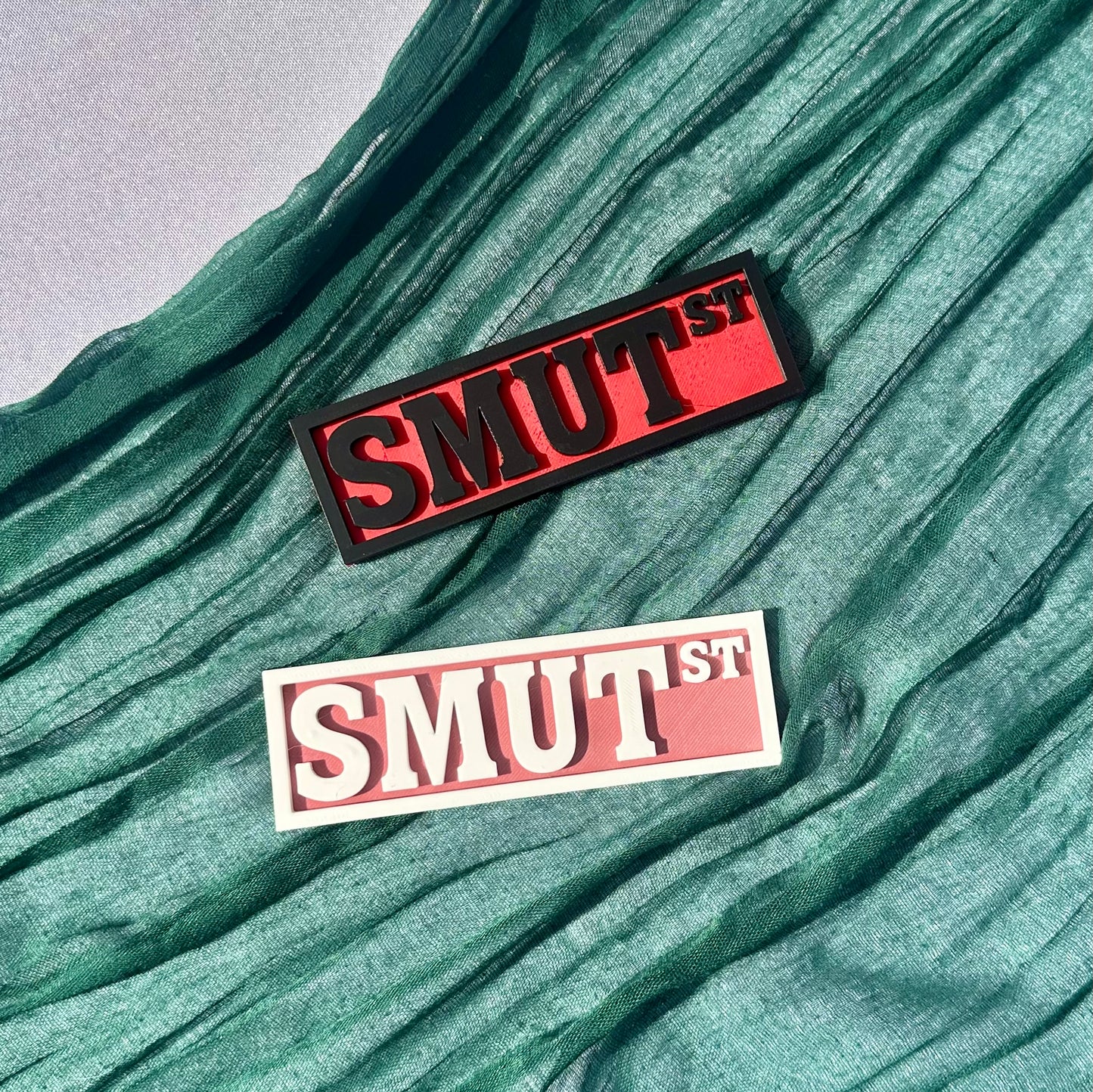 Smut St Sign
