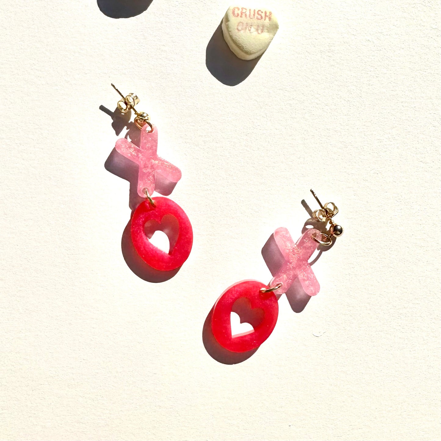 X’s & O’s Earrings - Mauve/Red