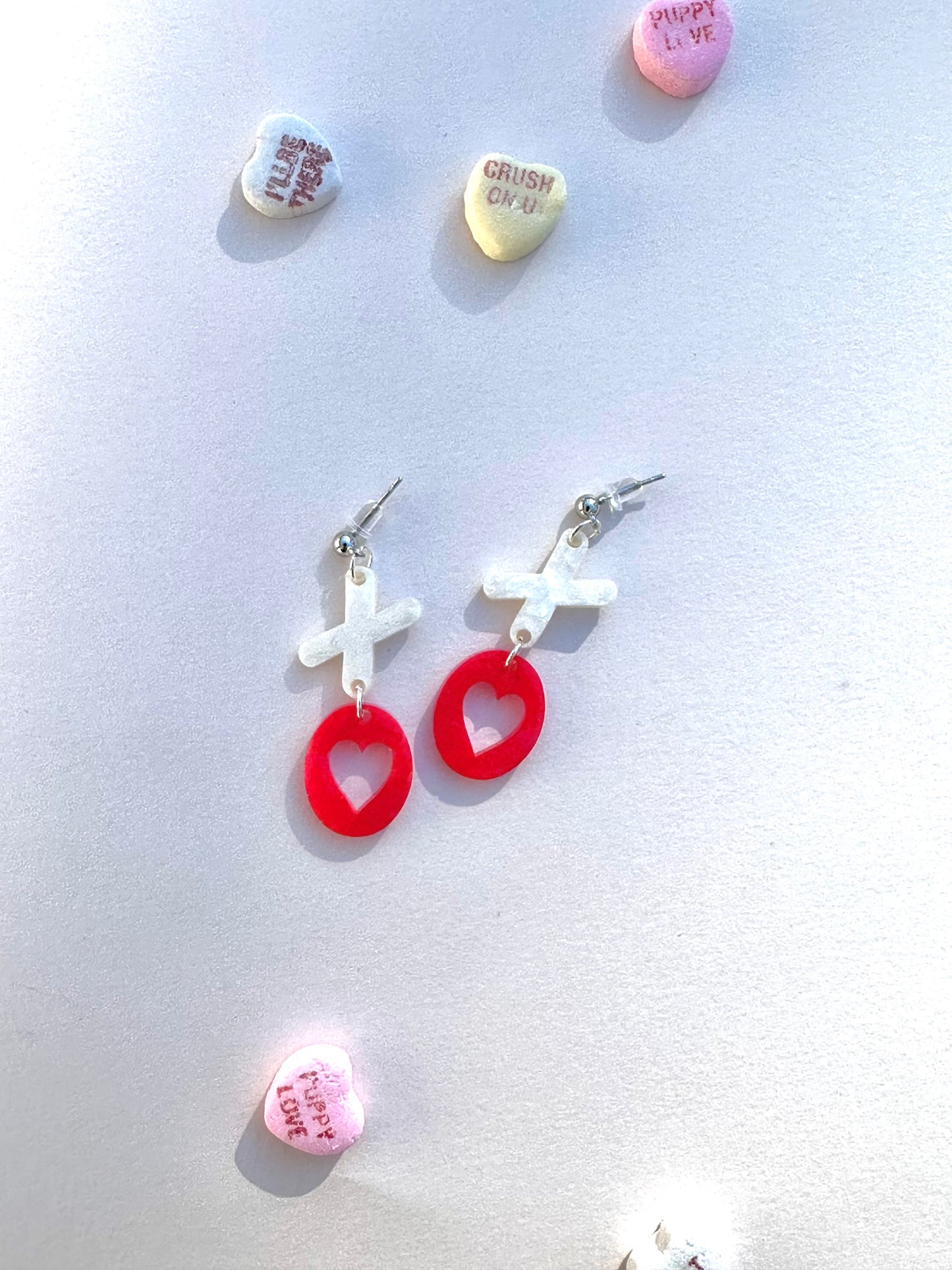 X’s & O’s Earrings - White/Red